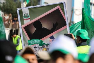 Kdo je strůjcem teroru Hamásu? Tajemný muž bez nohou, ruky a oka uniká Izraeli už 30 let - Novinky